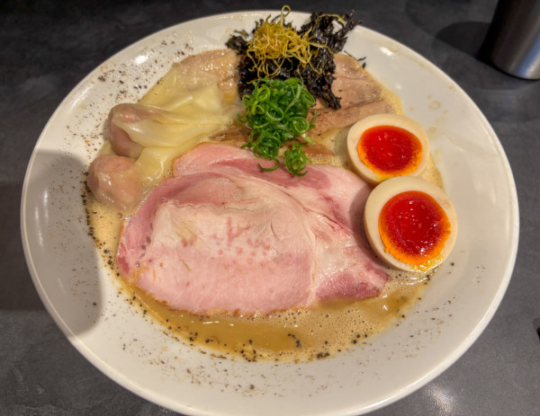 「特上 鶏ニボらぁ麺」@Ramen Jazzy Beatsの写真