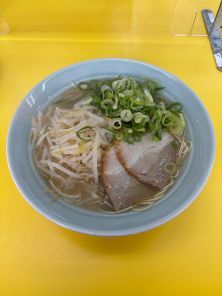 「塩とんこつもやしラーメン」@ラーメン味心の写真