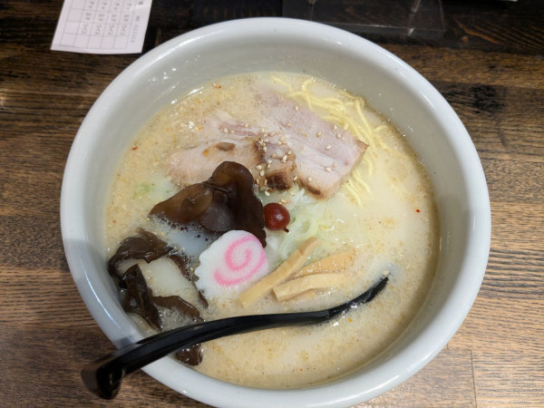 「しおらーめん1200円」@らーめん 山頭火 原宿店の写真