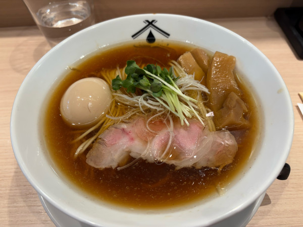 「濃醇黒醤油味玉ラーメン950円」@麺 ひしおのキセキの写真