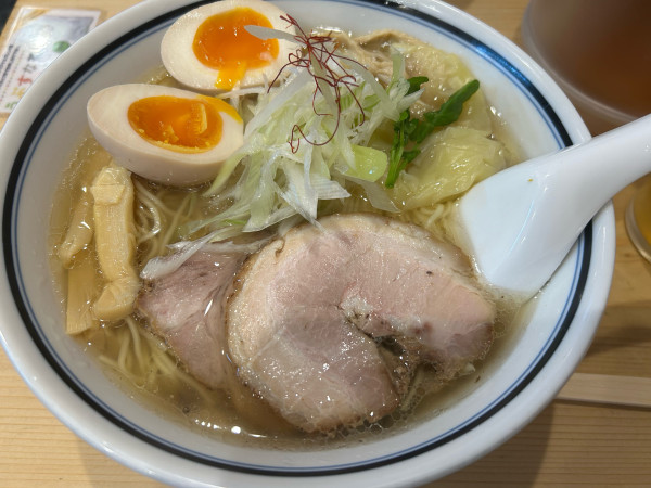 「くろおびラーメン(塩)(大)＋ミニチャーシュー丼」@利尻昆布ラーメン くろおびの写真