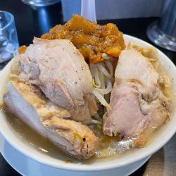 中ラーメン豚1枚増し(アブラ増し)