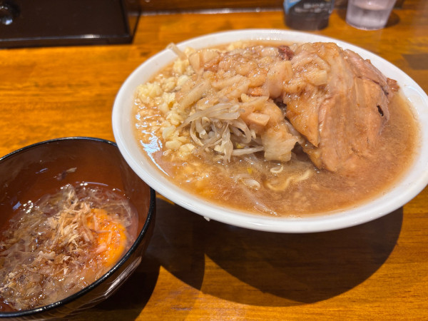 「ラーメン小＋だし玉」@ラーメンマルキの写真