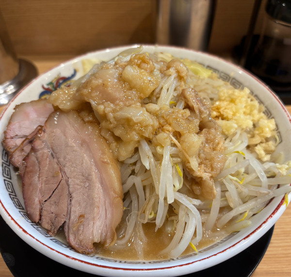 「小ラーメン（ニンニク少なめ、ヤサイ、アブラ、カラメ）」@豚山 幡ヶ谷店の写真