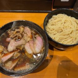 肉醤油馬鹿つけ麺（1800円）