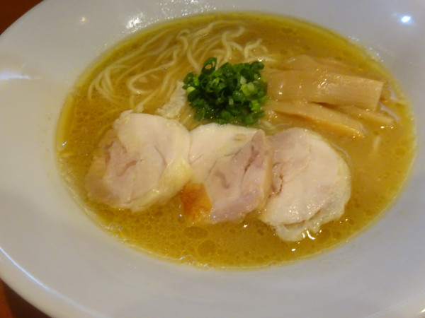 「彩鶏らぁ麺（塩鶏油）　1,000円」@鶏ポタラーメン 彩鶏の写真