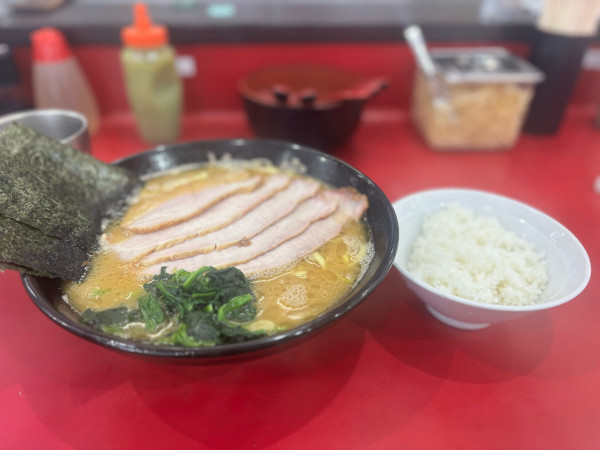 「チャーシュー麺中盛」@杉田家 千葉祐光店の写真