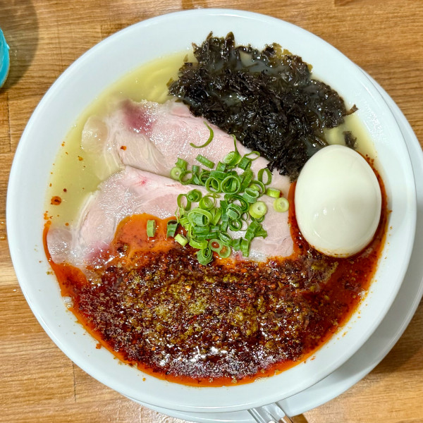「特製牡蠣塩ラーメン ¥1,100 辛アヒージョ ¥0」@無冠 阿佐ヶ谷の写真