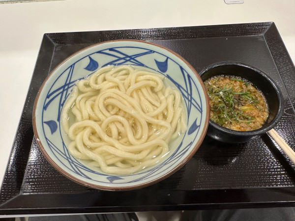 「釜揚げうどん（並盛）370円→180円」@丸亀製麺 イーサイト高崎店の写真
