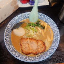 味玉らーめん（豚骨醤油）