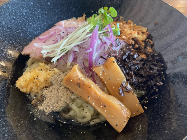 「煮干しまぜそば+サービス追い飯」@HAYATEの写真