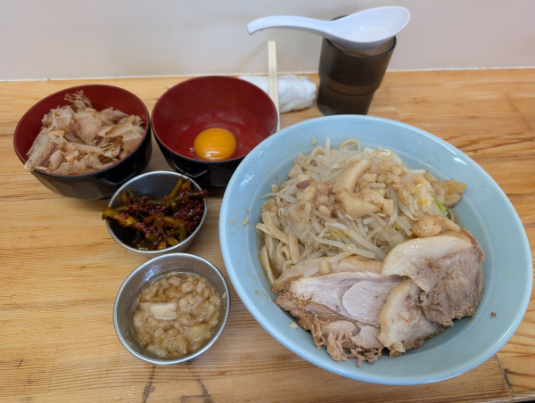 「ラーメン小200g醤油汁無し」@ラーメン工藤の写真