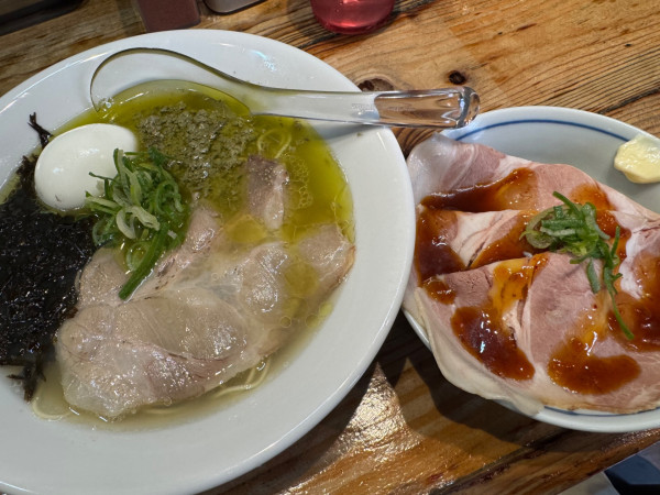 「味玉牡蠣塩ラーメン　950円」@むかん 池袋の写真