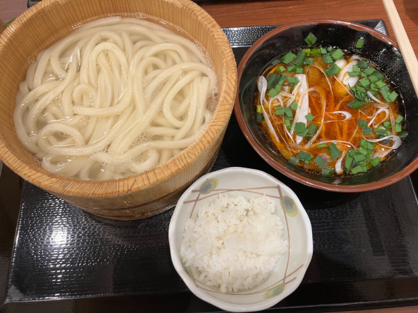 「辛旨肉ラー油つけ汁うどん 640円」@丸亀製麺 武蔵府中ル・シーニュ店の写真