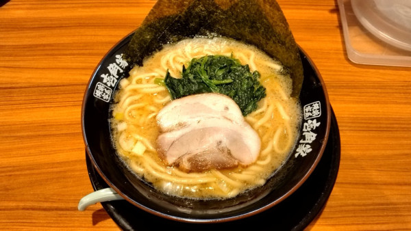 「家系ラーメン_950円」@壱角家 大宮南銀座通店の写真