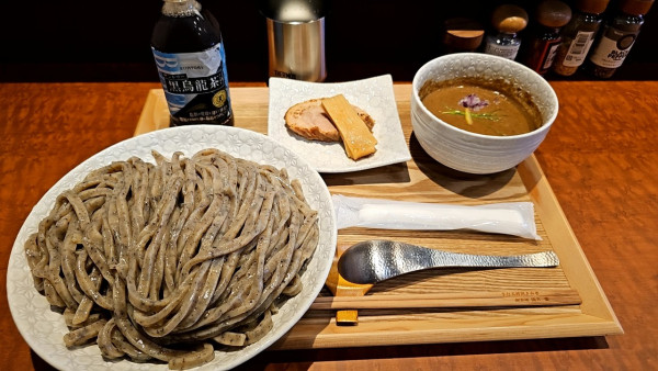 「御影つけ麺（中）麺増し×2」@手打式特級多加水 御影麺 鏑矢の写真