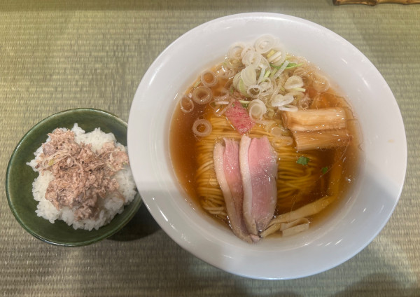 「鴨らーめん1080円+チャーマヨ丼150円」@らーめん 鴨to葱 イイトルミネ新宿店の写真