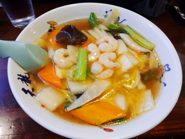 「海老ソバ（800円）＋天龍餃子（300円）」@天龍 銀座街店の写真