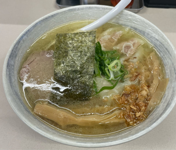 「塩ワンタンメン」@支那そば 一真の写真