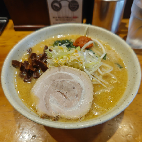 「辛バリ味噌らーめん」@つじ田 味噌の章の写真