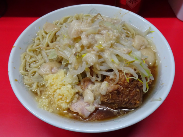 「小ラーメン（800円）麺固めヤサイニンニクアブラ」@ラーメン二郎 上野毛店の写真