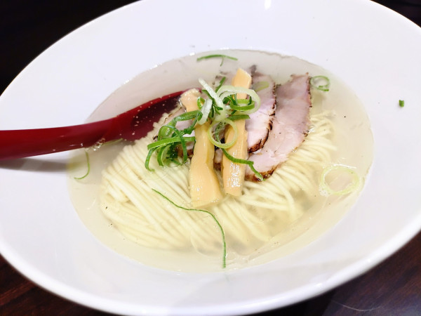 「中華そば塩」@寿製麺 よしかわ 西台駅前店の写真