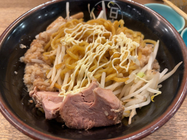 「ブラックジャンク油そば (+からしマヨネーズ)」@日本油党 町田支部の写真