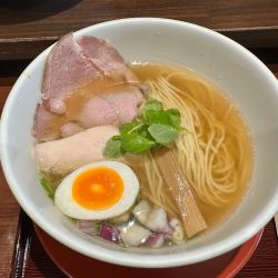 京鴨とノドグロ煮干しの中華そば 煮卵付き