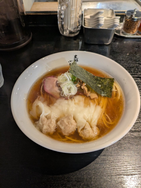 「ハーフワンタンメン（醤油）」@支那ソバ 小むろの写真