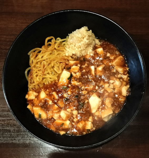「麻婆らーめん 990円＋にんにく 100円」@台湾担々らーめん 鳴子飯店の写真