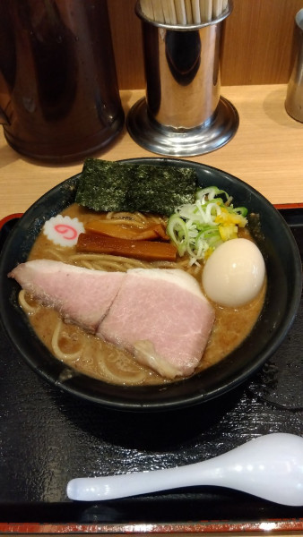 「半熟味玉濃厚中華そば(並)」@松戸富田製麺 ららぽーとTOKYO-BAY店の写真
