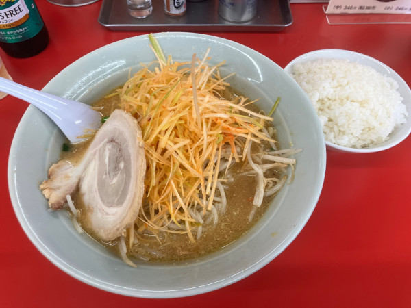 「ねぎみそ1010+半ライス130＝1140円」@くるまやラーメン 新座店の写真