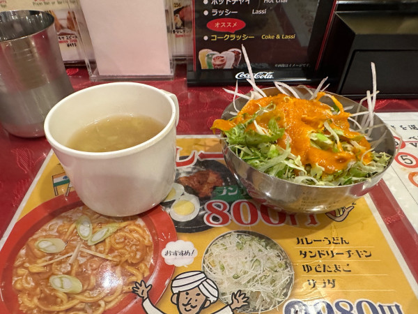 「日替わりセット（5辛・ナン・バターチキンカレー）770円」@スターサンジ LABI1高崎店の写真