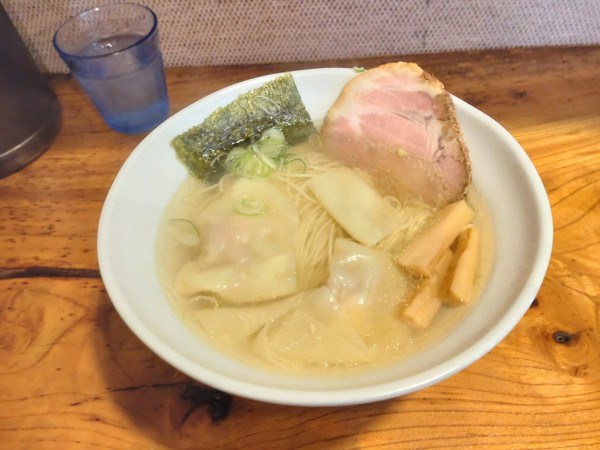 「ワンタン麺　大盛」@上州地鶏ラーメン 翔鶴の写真
