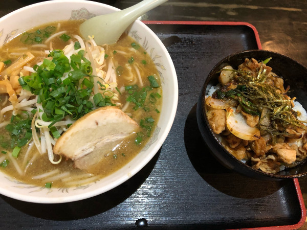 「味噌ラーメンと焼肉丼セット」@喜多方ラーメン升亭 石和店の写真