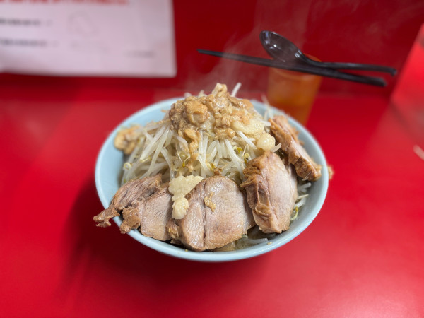 「ブタ入り」@ラーメン二郎 新宿歌舞伎町店の写真