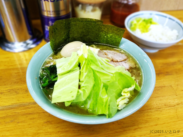「チャーシューメン（大盛）＋たまご＋ホウレン草」@吉田家 本店の写真