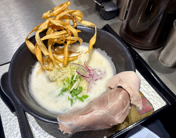 「鶏soba＋麺大盛」@鶏soba 座銀 KITTE丸の内店の写真