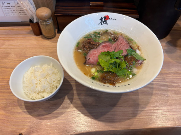 「和牛霜降らーめん（1350）大盛（150）半ライス（150）」@和牛らーめん 極の写真