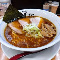 いろいろ炊きラーメン（牡蠣＋煮干他） 醤油
