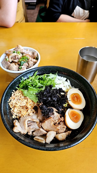 「【限定】煮干しまぜそばとチャーシュー丼（🍚追加）」@麺屋 扇 SENの写真