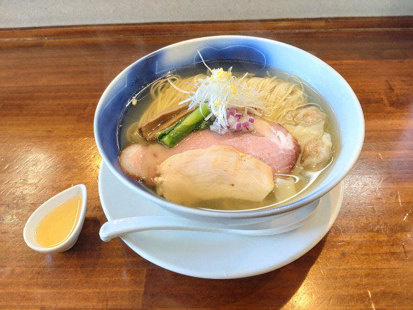 「特選アゴ節らーめん　大盛」@塩らーめん 千茶屋の写真