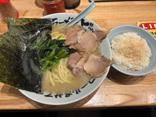 「塩豚骨ラーメン」@ラーメンビッグ 仙台中央店の写真