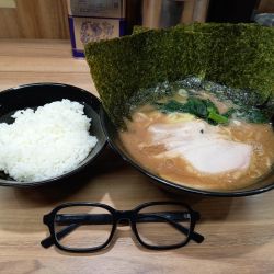 ラーメン並(おおめ)のり100円・ライス食べ放題150円