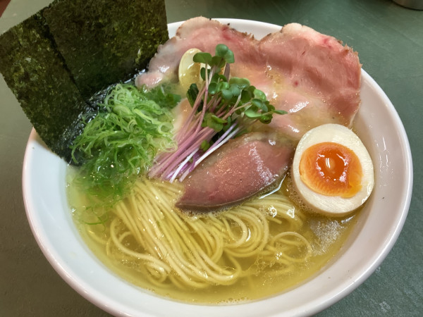 「飛騨地鶏と蛤の貝塩（特中華）1400円」@中華そば とり木瓜の写真
