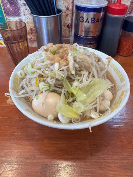 「ラーメン中 全マシ味玉」@それいけ!たかちゃんラーメンの写真