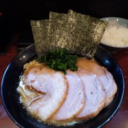 醤油とんこつ　チャーシューメン