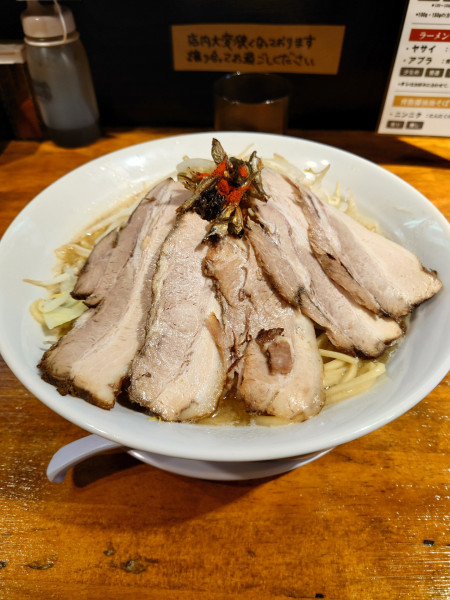 「豚骨煮干しラーメン  麺増し(400)豚マシ  全マシ」@麺屋にぼじの写真