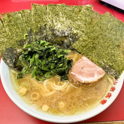 ラーメン（950円）＋のり（150円）＋ほうれん草（200円）