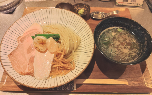 「帆立の昆布水つけ麺（黒）￥1500」@麺や くろえもんの写真